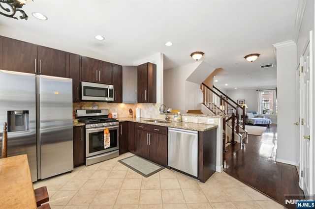 428 Newburgh Court 428, West New York, NJ 07093