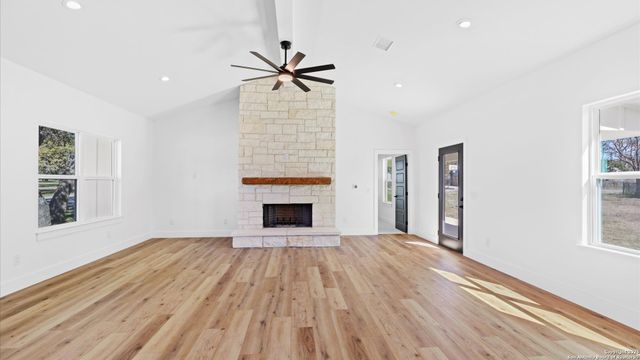 906 10th Street, Blanco, TX 78606