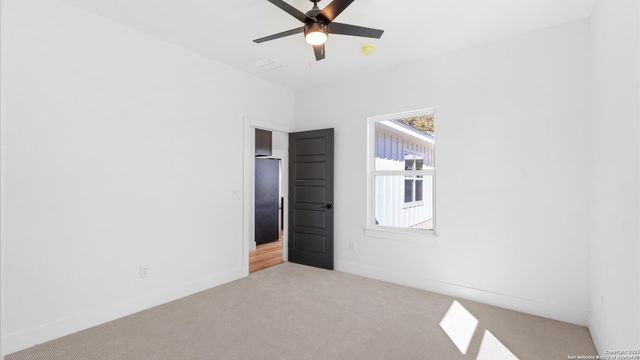 906 10th Street, Blanco, TX 78606