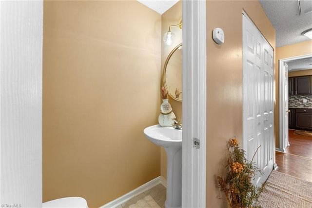 1315 Camden Place Court, Winston-salem, NC 27103
