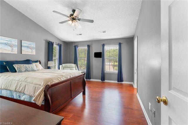 1315 Camden Place Court, Winston-salem, NC 27103