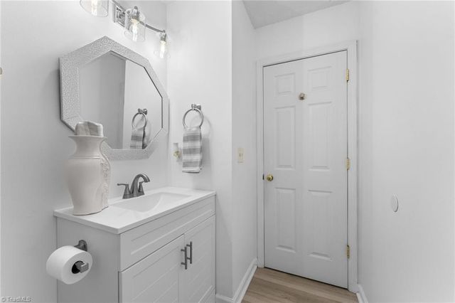 1315 Camden Place Court, Winston-salem, NC 27103