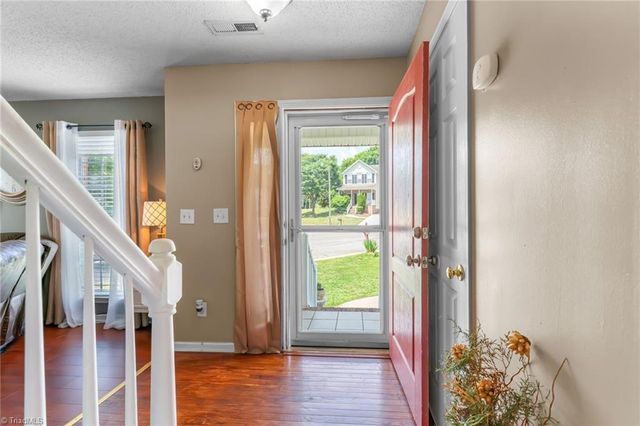 1315 Camden Place Court, Winston-salem, NC 27103