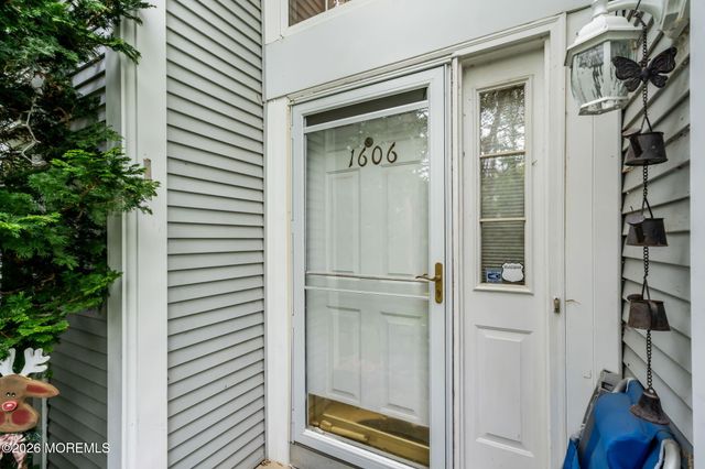 1606 Aqueduct Court, Toms River, NJ 08755