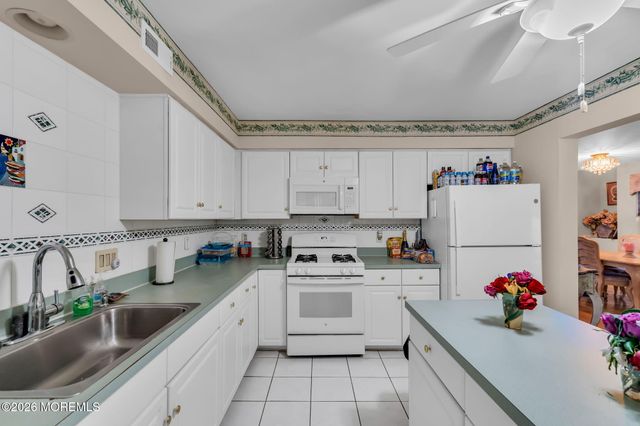 1606 Aqueduct Court, Toms River, NJ 08755