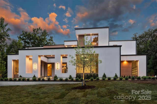 3630 Foxcroft Road, Charlotte, NC 28211