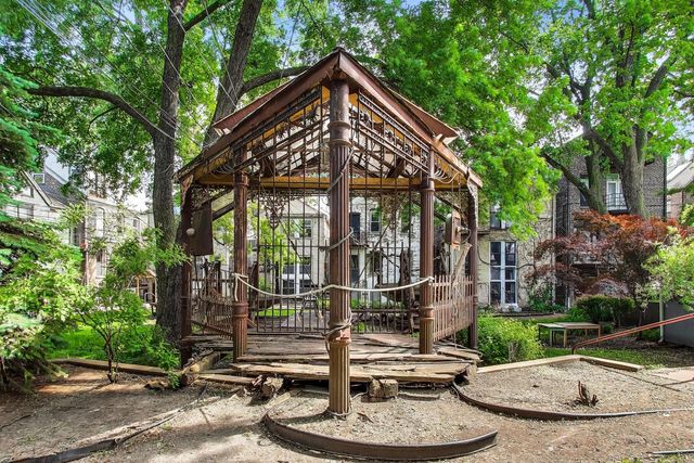 812 W 19th Street 2F, Chicago, IL 60608