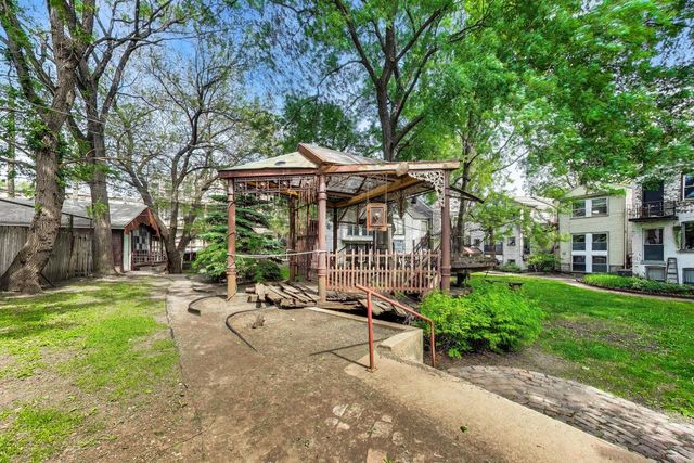 812 W 19th Street 2F, Chicago, IL 60608