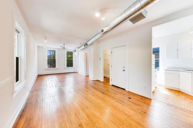 812 W 19th Street 2F, Chicago, IL 60608