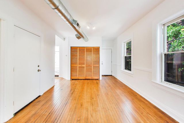 812 W 19th Street 2F, Chicago, IL 60608