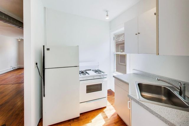 812 W 19th Street 2F, Chicago, IL 60608