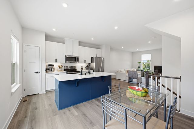 905 Mountain View Ct, Thompsons Station, TN 37179