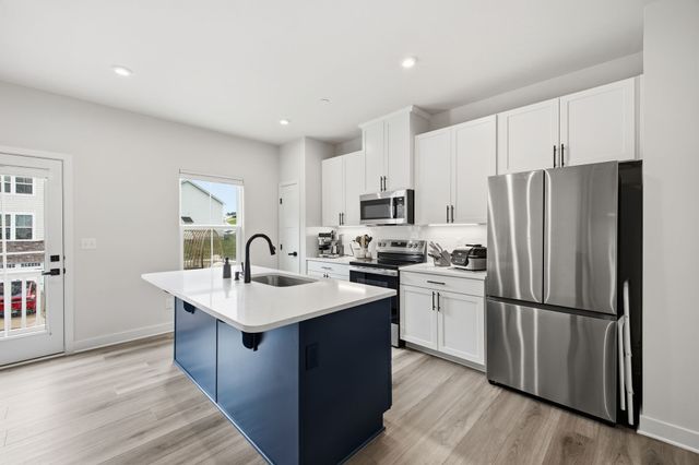 905 Mountain View Ct, Thompsons Station, TN 37179
