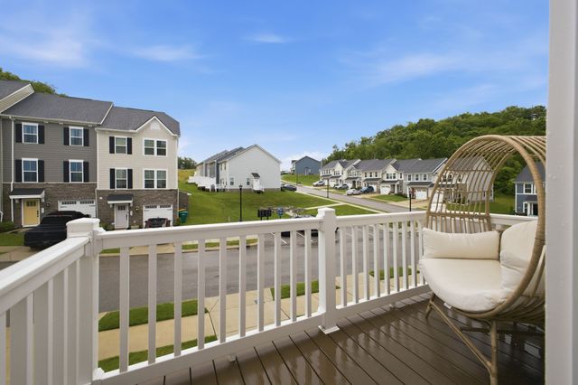 905 Mountain View Ct, Thompsons Station, TN 37179
