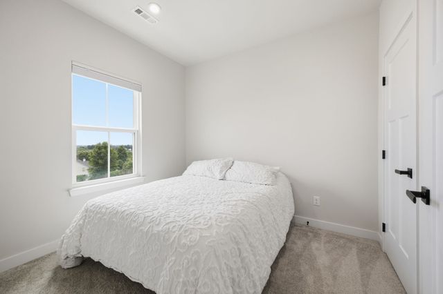 905 Mountain View Ct, Thompsons Station, TN 37179