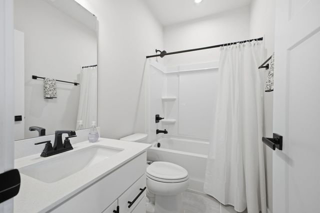 905 Mountain View Ct, Thompsons Station, TN 37179
