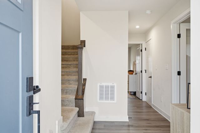 905 Mountain View Ct, Thompsons Station, TN 37179