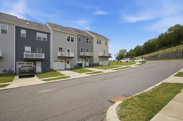 905 Mountain View Ct, Thompsons Station, TN 37179