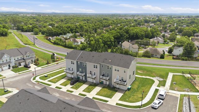 905 Mountain View Ct, Thompsons Station, TN 37179