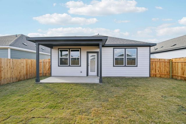 129 Two Bits LN, Elgin, TX 78621