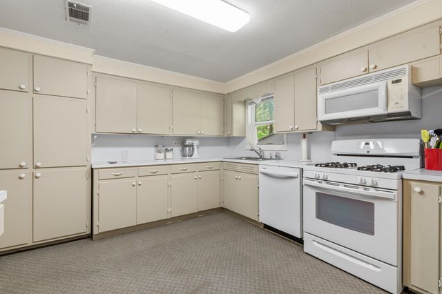 240 Gum Street, Arkadelphia, AR 71923