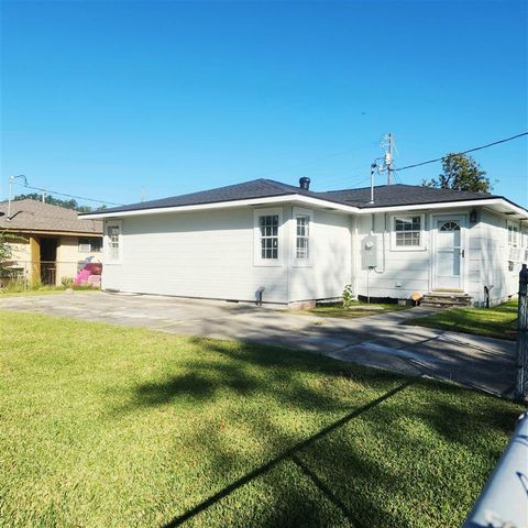 2014 Pinehurst Street, Lake Charles, LA 70601