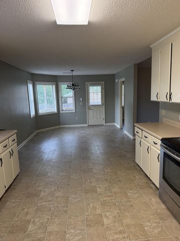 407 Denise St, Dothan, AL 36305