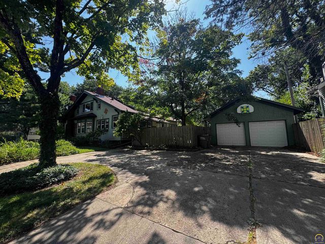 1427 Neosho St, Emporia, KS 66801