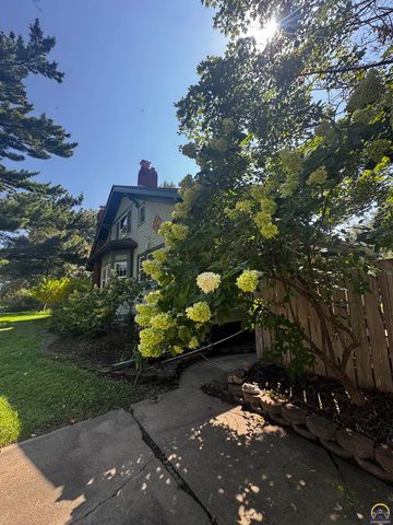 1427 Neosho St, Emporia, KS 66801