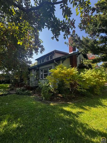 1427 Neosho St, Emporia, KS 66801