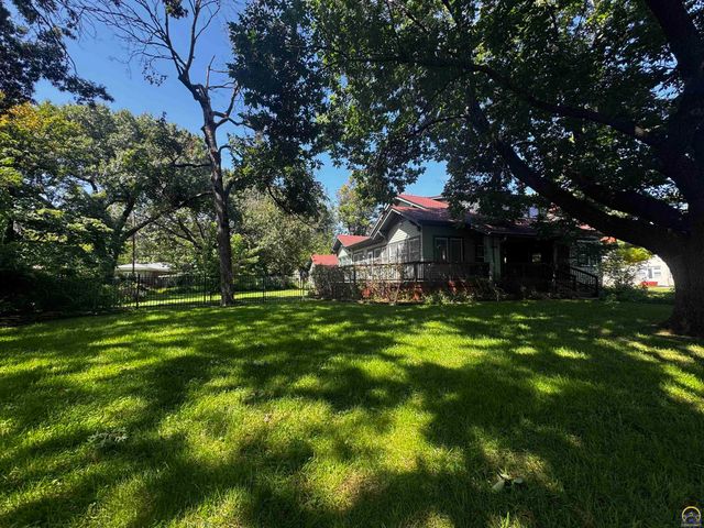 1427 Neosho St, Emporia, KS 66801