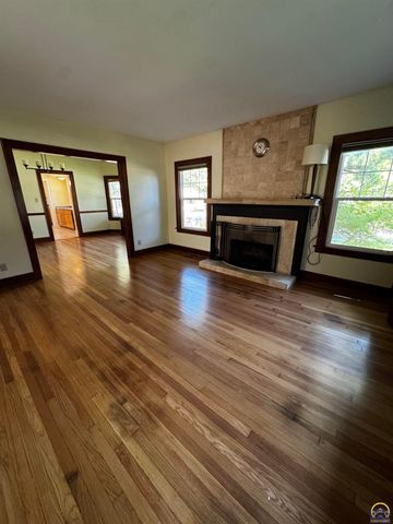 1427 Neosho St, Emporia, KS 66801