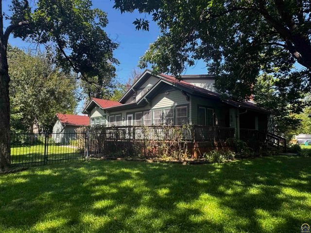 1427 Neosho St, Emporia, KS 66801