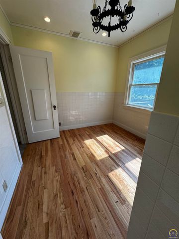 1427 Neosho St, Emporia, KS 66801