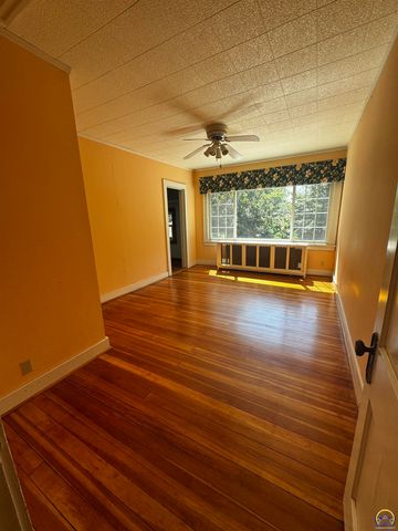 1427 Neosho St, Emporia, KS 66801