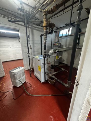 1427 Neosho St, Emporia, KS 66801