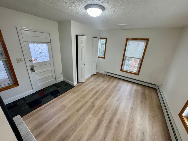 17 Hudson St 2, Marlborough, MA 01752