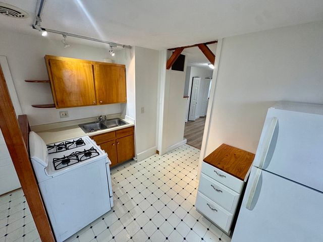 17 Hudson St 2, Marlborough, MA 01752