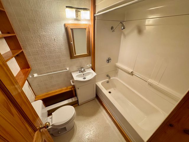 17 Hudson St 2, Marlborough, MA 01752