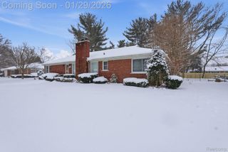 28807 Somerset Place, Lathrup Village, MI 48076
