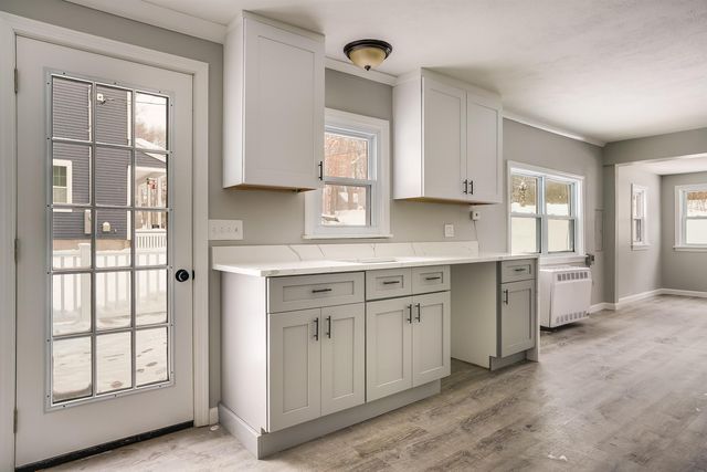 27 London Road, Salem, NH 03079