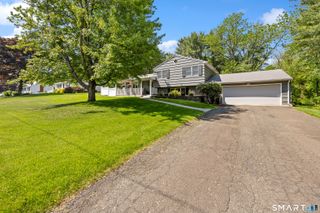 59 Surrey Drive, North Haven, CT 06473