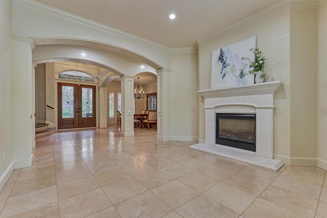 94 E Bracebridge Circle, The Woodlands, TX 77382