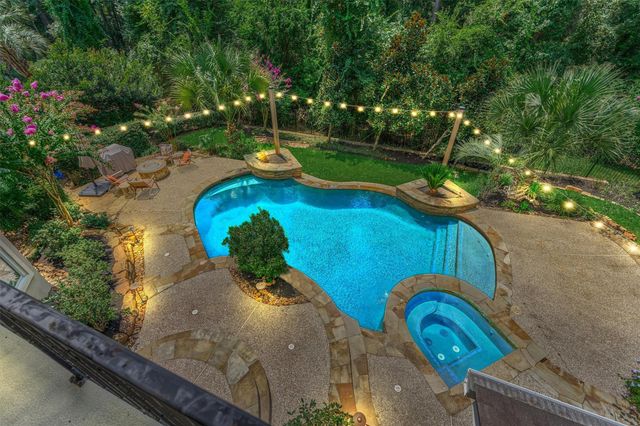 94 E Bracebridge Circle, The Woodlands, TX 77382