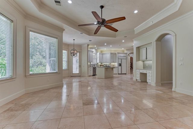 94 E Bracebridge Circle, The Woodlands, TX 77382