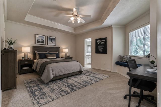 94 E Bracebridge Circle, The Woodlands, TX 77382