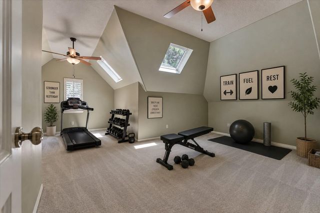 94 E Bracebridge Circle, The Woodlands, TX 77382