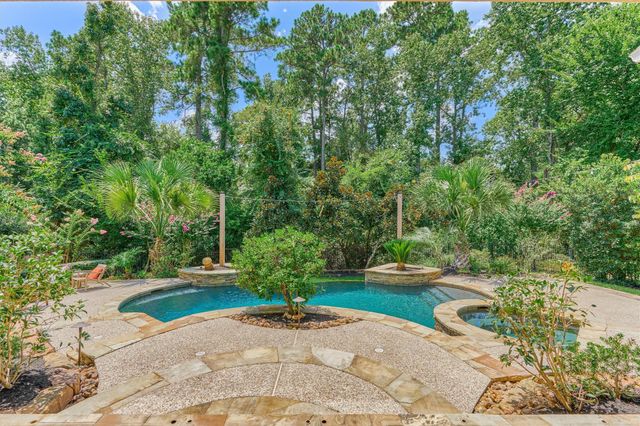 94 E Bracebridge Circle, The Woodlands, TX 77382