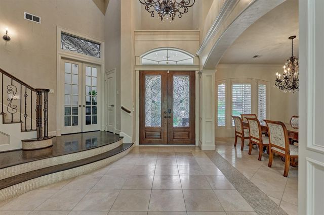 94 E Bracebridge Circle, The Woodlands, TX 77382