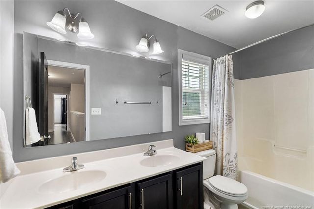 6648 Carriage Crossing Road, Hope Mills, NC 28348